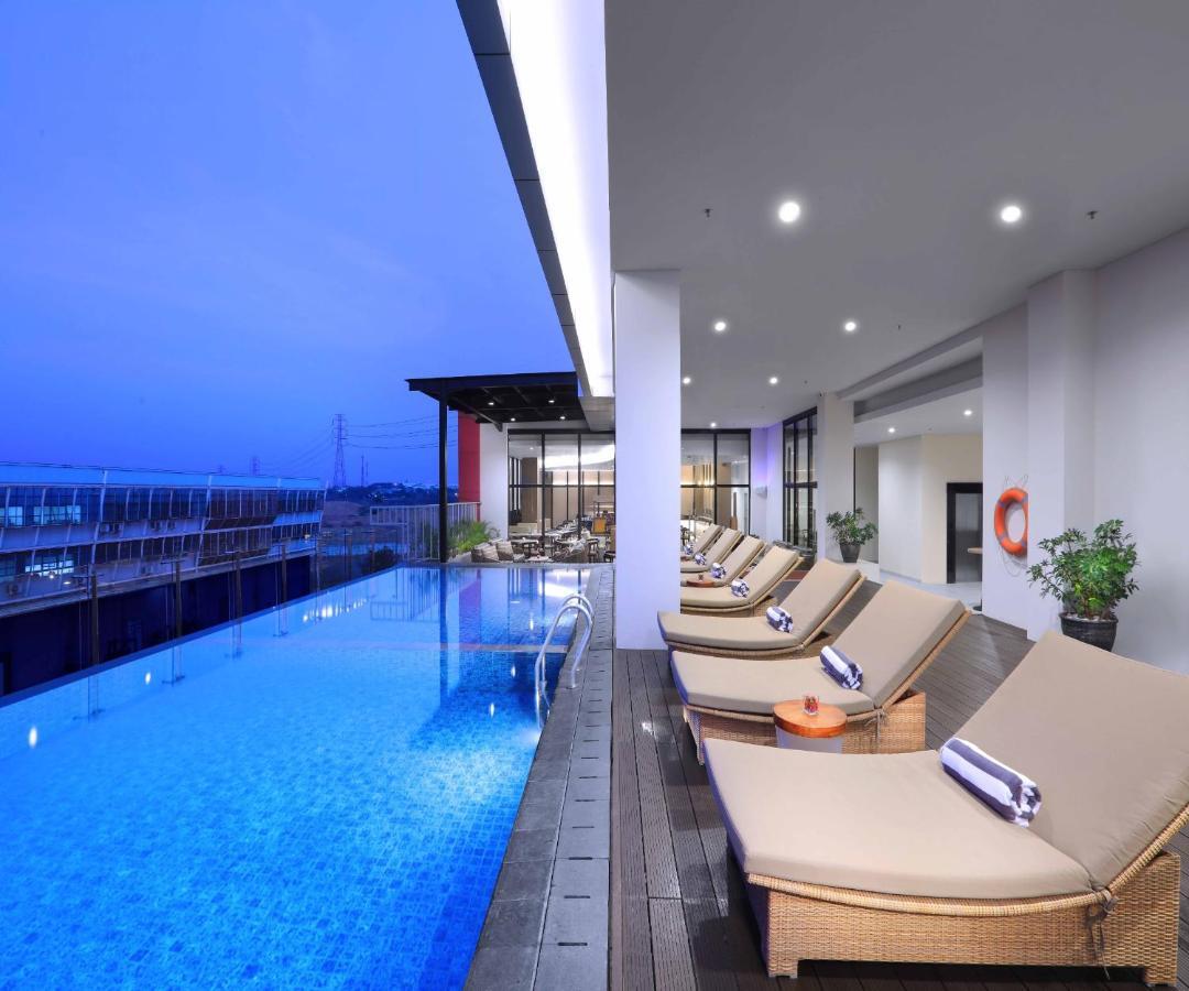 Hotel Quest Prime Cikarang By Aston Bekasi Zewnętrze zdjęcie