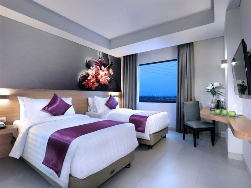 Hotel Quest Prime Cikarang By Aston Bekasi Zewnętrze zdjęcie