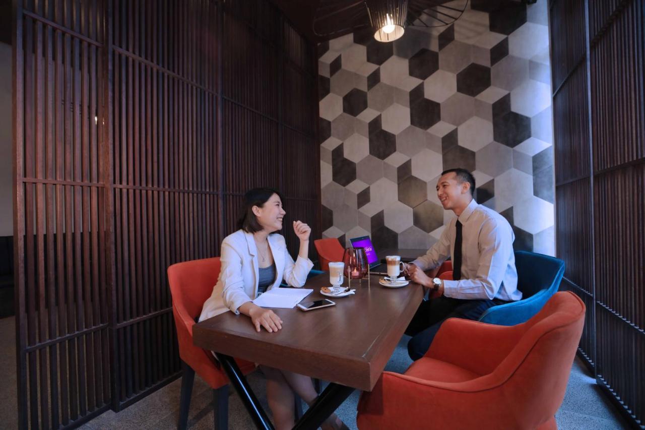 Hotel Quest Prime Cikarang By Aston Bekasi Zewnętrze zdjęcie